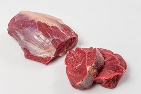 Beef Shin Boneless 1kg ( frozen )
